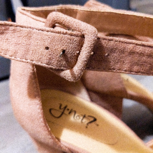 Women's 9.5 Faux Suede Rose Ankle Strap Block Heel Pumps - Picture 7 of 7